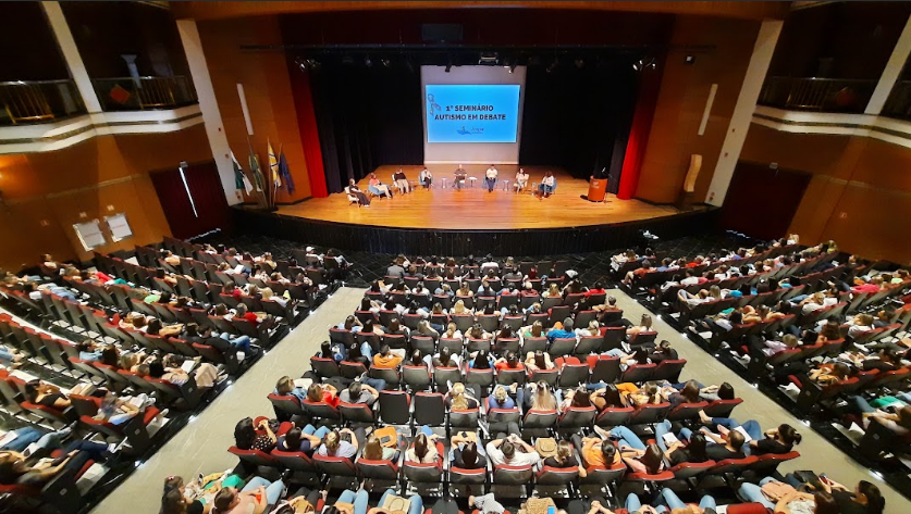 1º SEMINÁRIO AUTISMO EM DEBATE REUNIU CENTENAS DE PESSOAS EM BELTRÃO